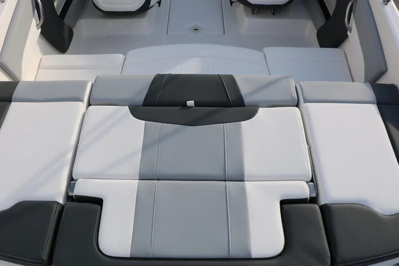 Slide: The Image of Chaparral 21 SSi 2026 - 35