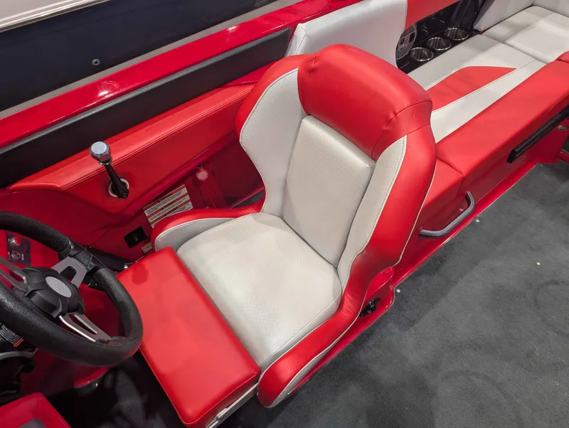 Slide: The Image of MasterCraft NXT22 2020 - 12