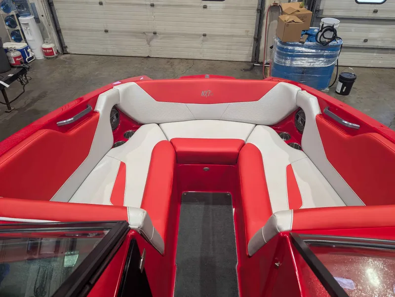 Slide: The Image of MasterCraft NXT22 2020 - 14