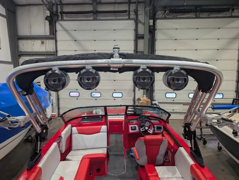 Slide: The Image of MasterCraft NXT22 2020 - 3