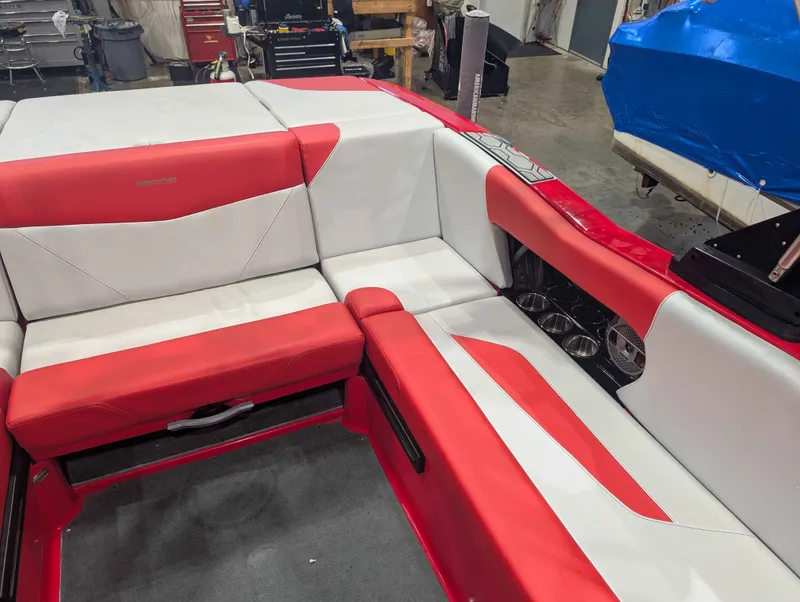 Slide: The Image of MasterCraft NXT22 2020 - 5