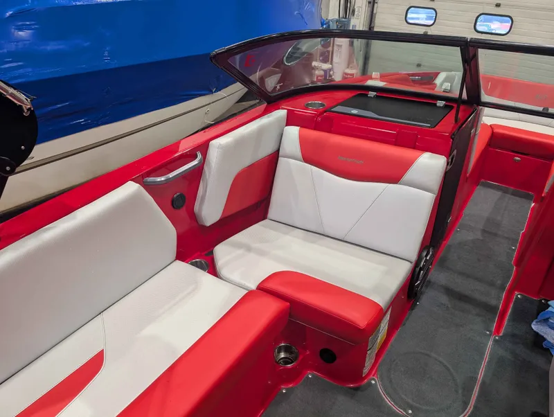 Slide: The Image of MasterCraft NXT22 2020 - 9