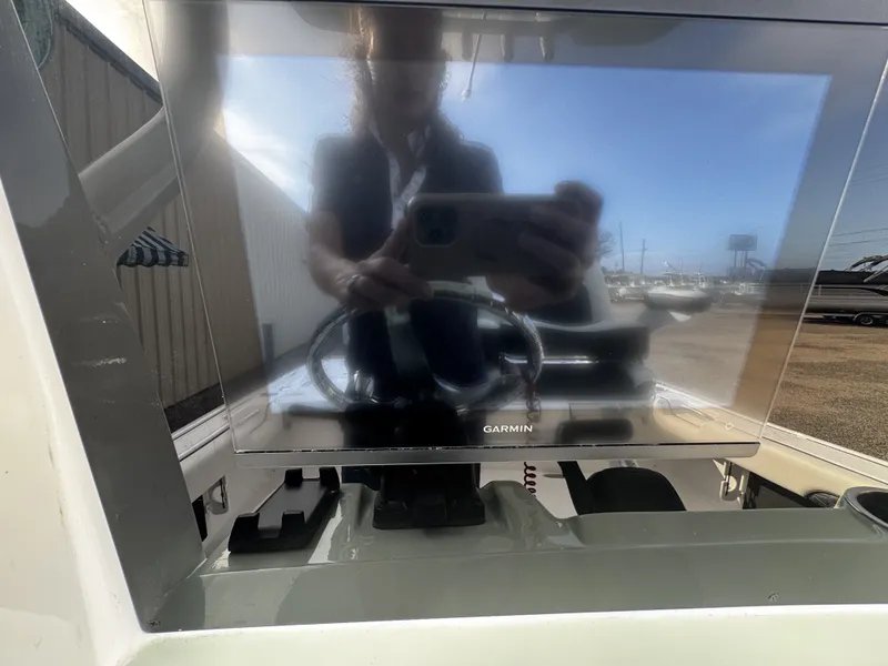 Slide: The Image of Garmin screen on Tidewater 2500 Carolina Bay 2026 boat. - 23