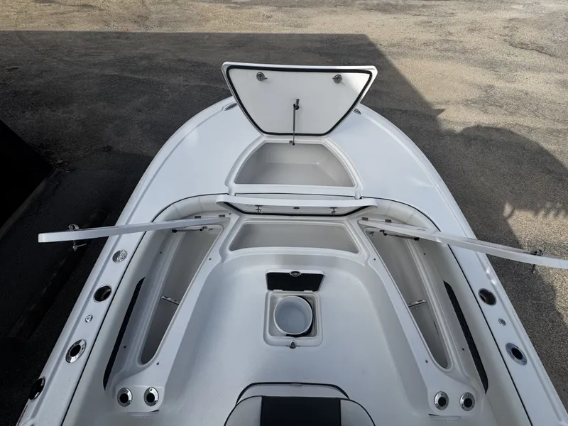 Slide: The Image of Front view of 2026 Tidewater 2500 Carolina Bay boat deck. - 39