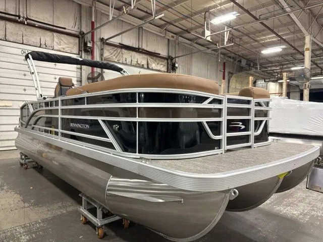 The Image of Bennington S Swingback 23 SSB 2026 - 1