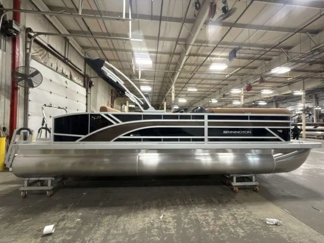 Slide: The Image of Bennington S Swingback 23 SSB 2026 - 8