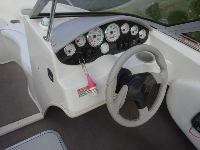 Slide: The Image of Stingray 185 LS 2009 - 10