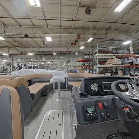 Slide: The Image of Bennington S Swingback 23 SSB 2026 - 11