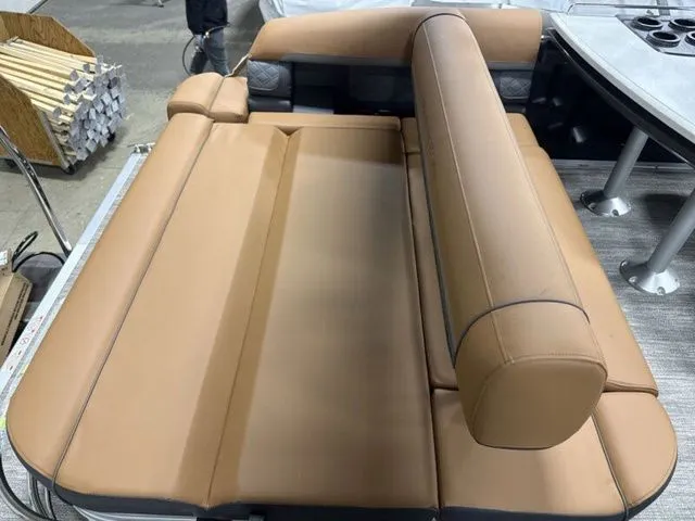 Slide: The Image of Bennington S Swingback 23 SSB 2026 - 18