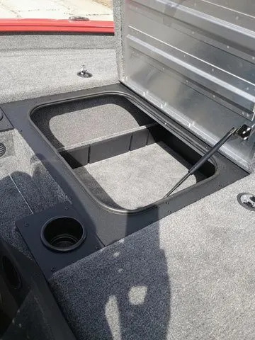 Slide: The Image of Tracker Pro Team 175 TXW 2026 - 19