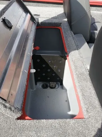 Slide: The Image of Tracker Pro Team 175 TXW 2026 - 20