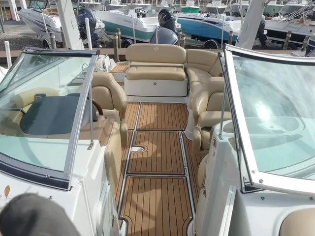 Slide: The Image of Crownline Boats E26 XS 2018 - 14