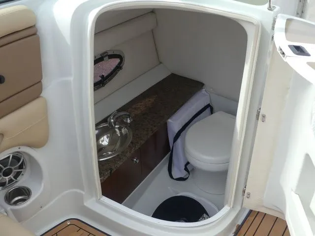 Slide: The Image of Crownline Boats E26 XS 2018 - 16