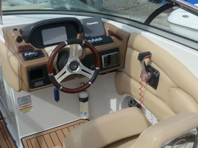 Slide: The Image of Crownline Boats E26 XS 2018 - 17