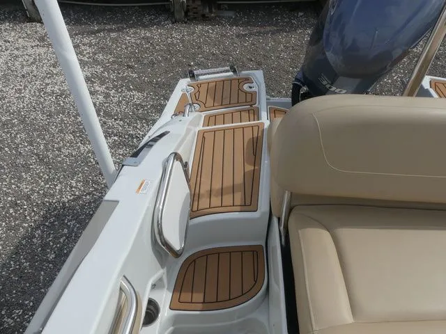 Slide: The Image of Crownline Boats E26 XS 2018 - 26