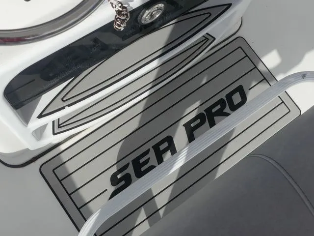 Slide: The Image of Sea Pro 219 Center Console 2021 - 20