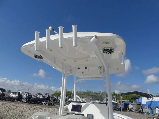 Slide: The Image of Sea Pro 219 Center Console 2021 - 23