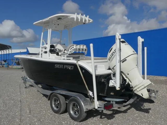Slide: The Image of Sea Pro 219 Center Console 2021 - 6