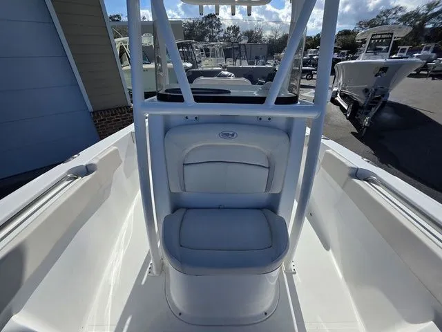 Slide: The Image of Sea Hunt Ultra 229 2024 - 10