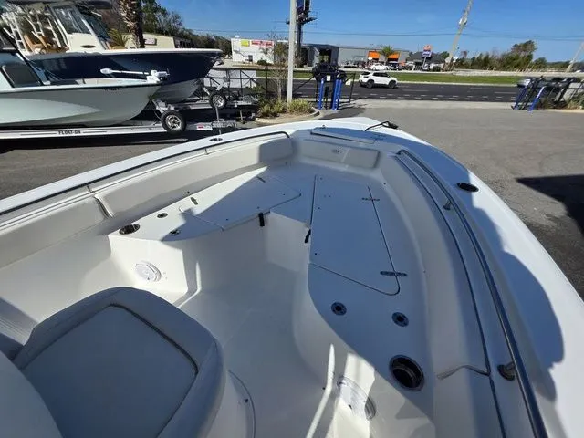 Slide: The Image of Sea Hunt Ultra 229 2024 - 11