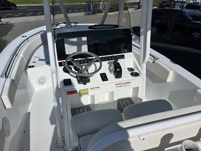 Slide: The Image of Sea Hunt Ultra 229 2024 - 9