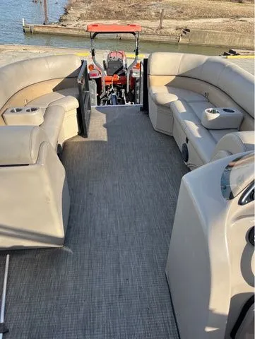 Slide: The Image of Bentley Pontoons 240 Navigator 2019 - 8