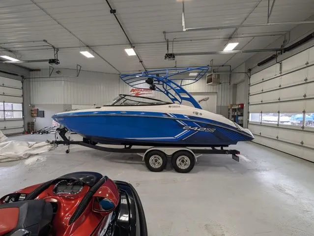 Slide: The Image of Yamaha 242X E-Series 2019 - 5