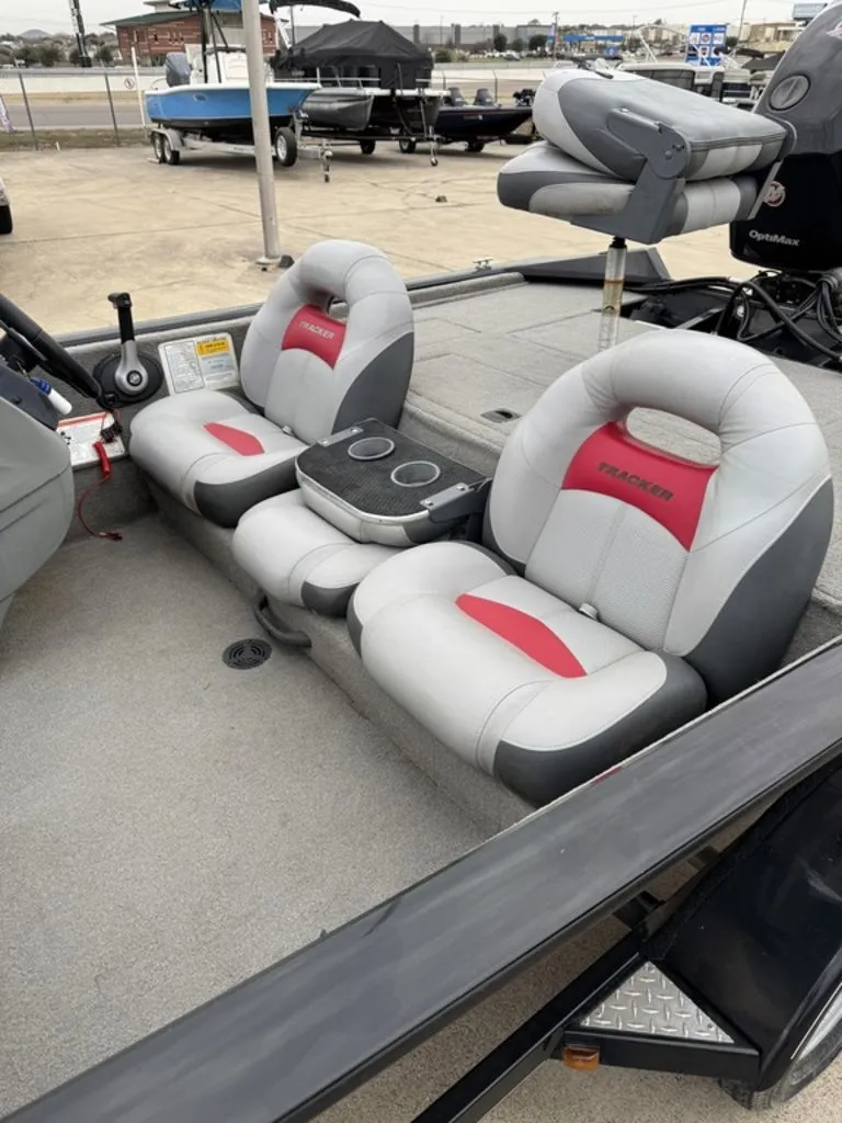 Slide: The Image of Tracker Pro Team 190 TX 2013 - 6