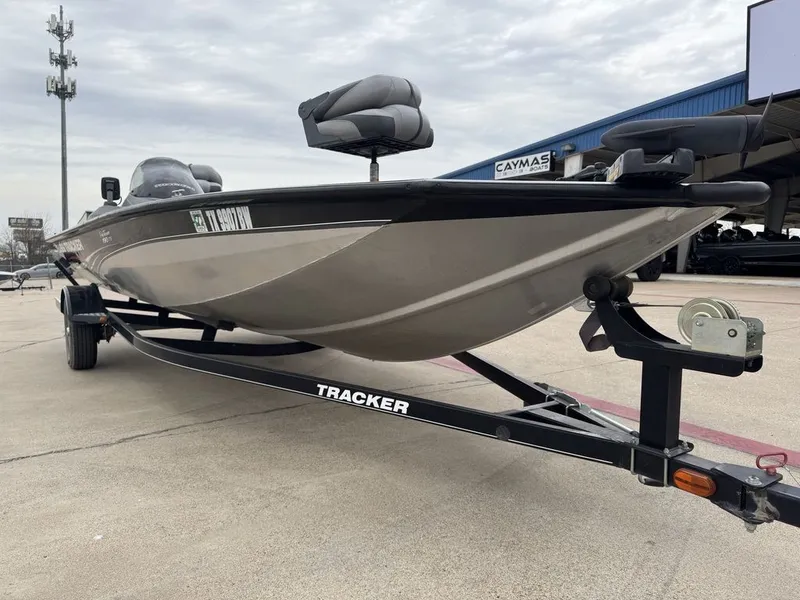 Slide: The Image of Tracker Pro Team 190 TX 2013 - 9