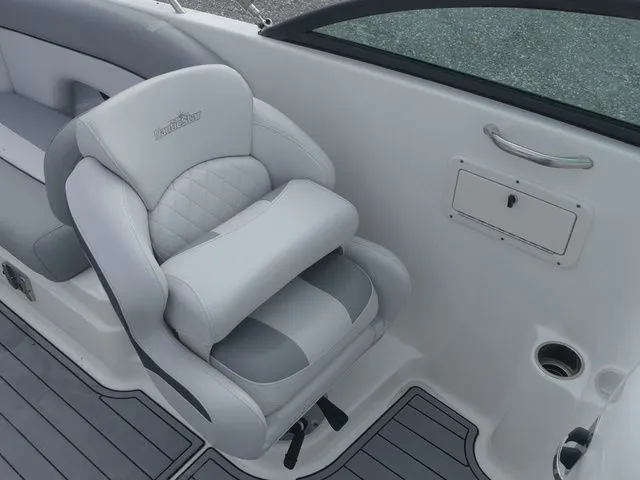 Slide: The Image of NauticStar 243 DC 2021 - 18