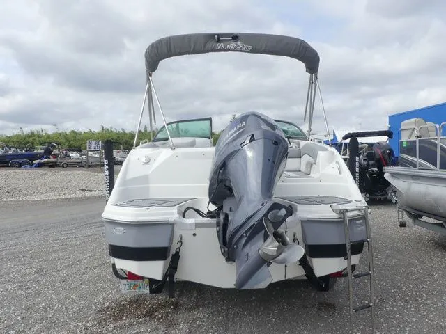 Slide: The Image of NauticStar 243 DC 2021 - 6