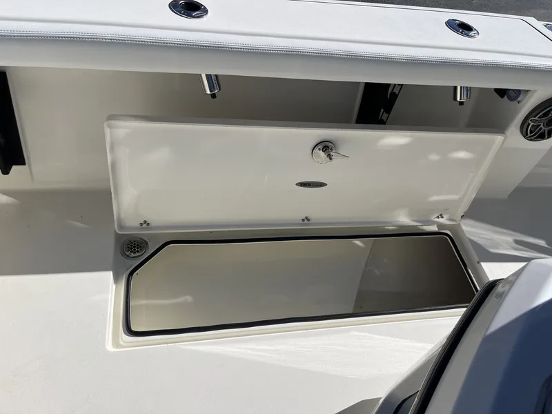 Slide: The Image of Pathfinder 2700 Open 2026 - 33