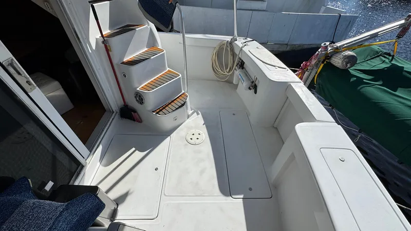 Slide: The Image of Aft Cockpit - 39