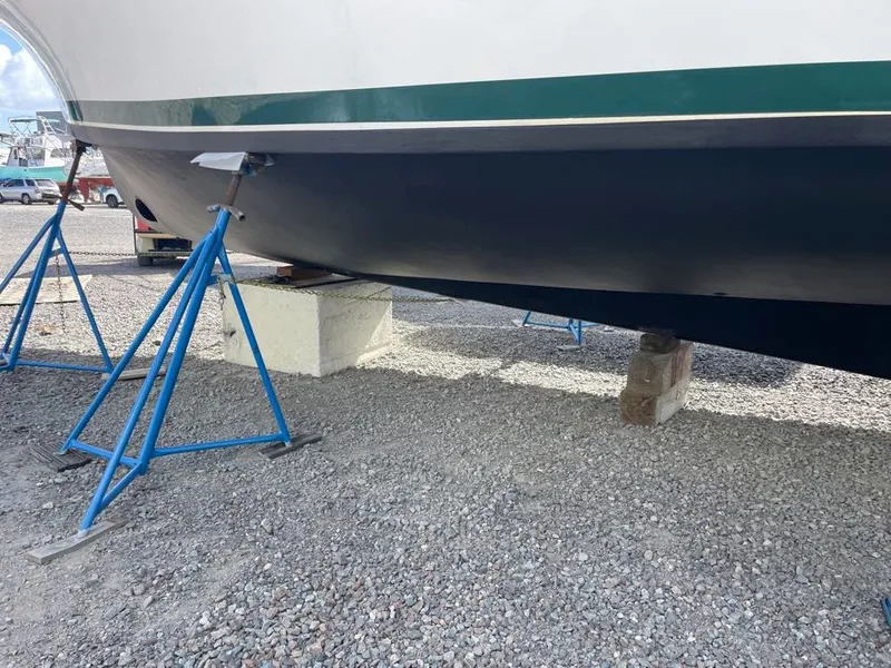 Slide: The Image of Mainship 390 Trawler 2000 - 61