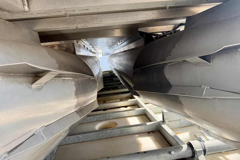 Slide: The Image of Underneath view of 2019 Crest Continental 250 SLS pontoon boat, showcasing aluminum pontoons. - 45