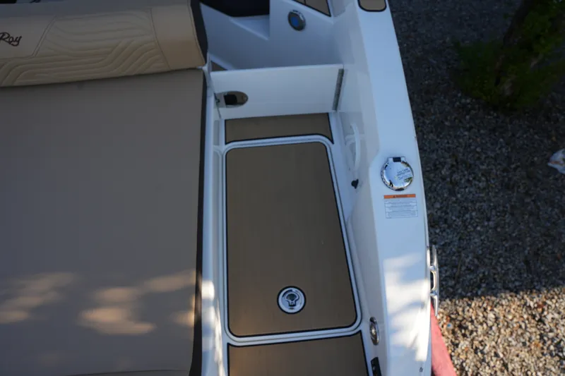 Slide: The Image of Sea Ray SDX 270 Surf 2026 - 10