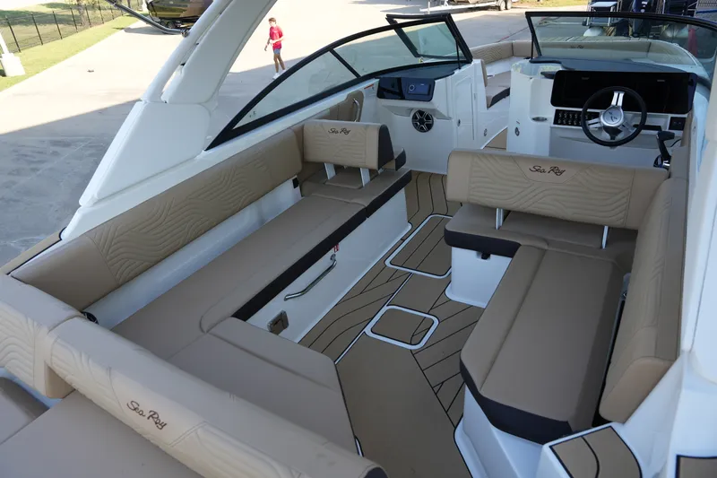 Slide: The Image of Sea Ray SDX 270 Surf 2026 - 11