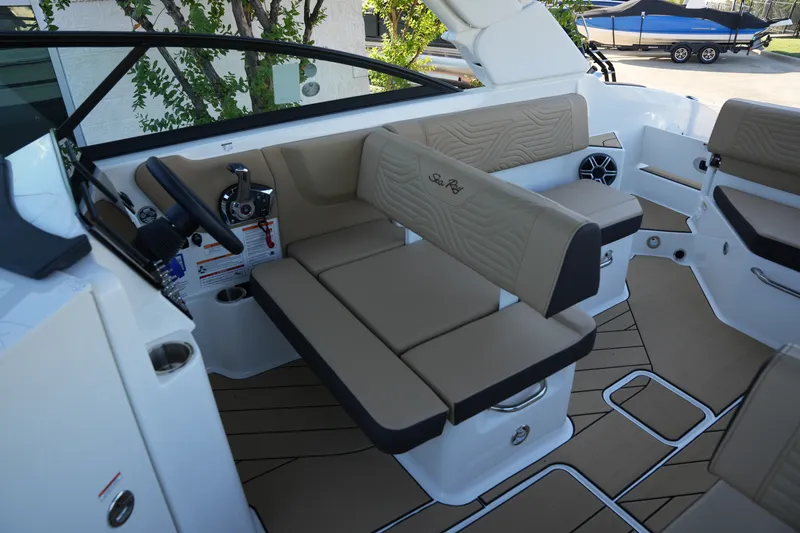 Slide: The Image of Sea Ray SDX 270 Surf 2026 - 17