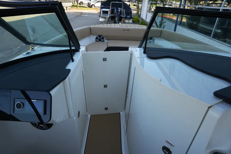 Slide: The Image of Sea Ray SDX 270 Surf 2026 - 27