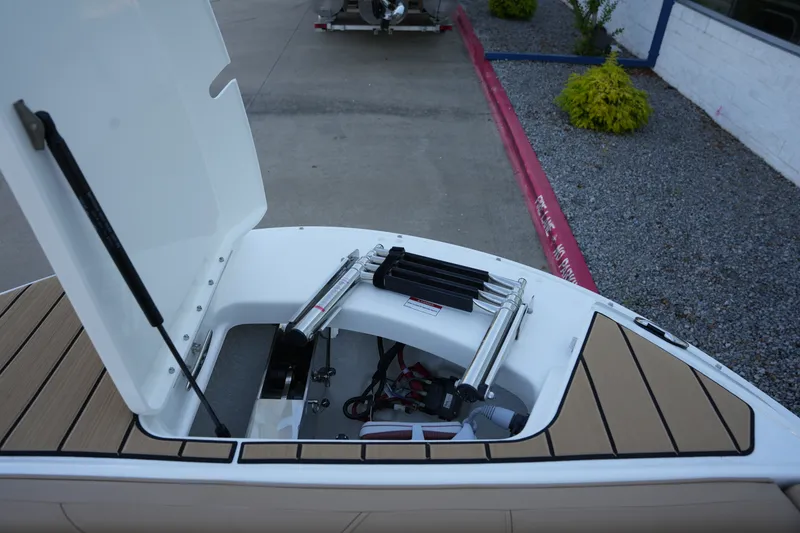 Slide: The Image of Sea Ray SDX 270 Surf 2026 - 32