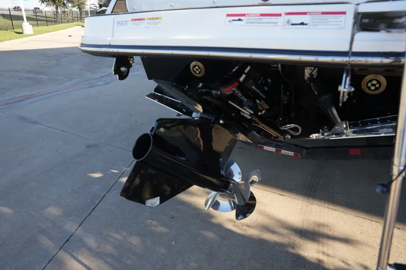 Slide: The Image of Sea Ray SDX 270 Surf 2026 - 4