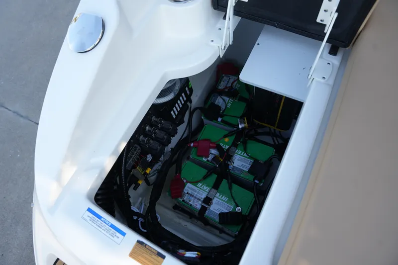 Slide: The Image of Sea Ray SDX 270 Surf 2026 - 8