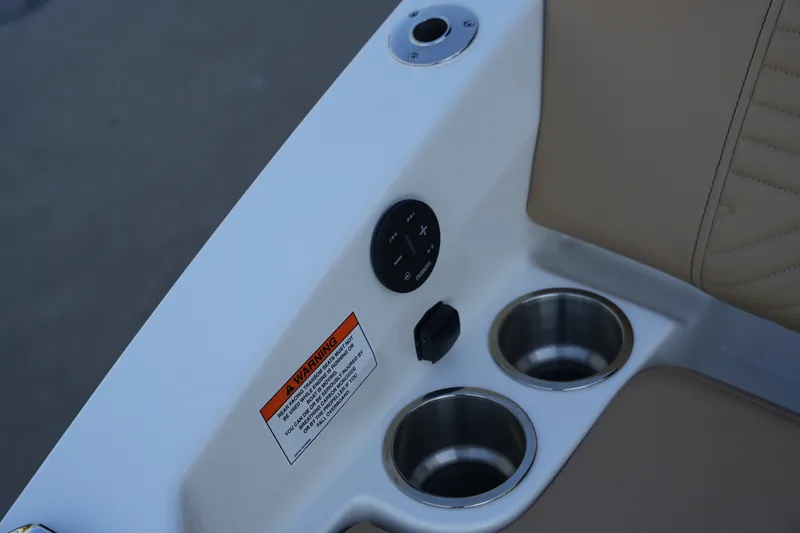 Slide: The Image of Sea Ray SDX 270 Surf 2026 - 9