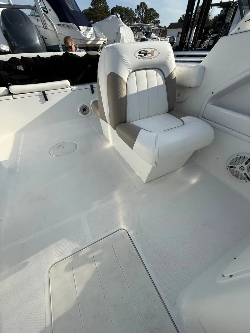 Slide: The Image of Sea Hunt Escape 207 LE 2011 - 10