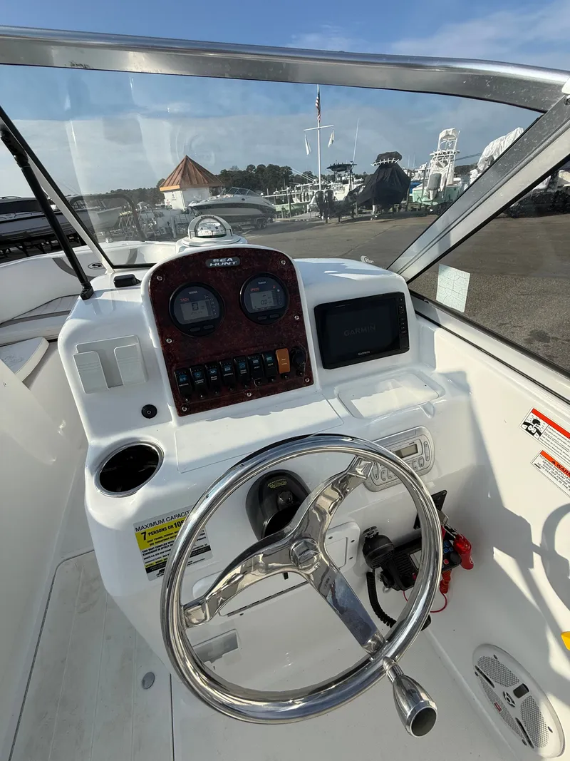 Slide: The Image of Sea Hunt Escape 207 LE 2011 - 13