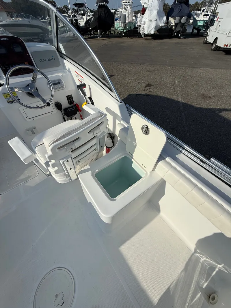 Slide: The Image of Sea Hunt Escape 207 LE 2011 - 17