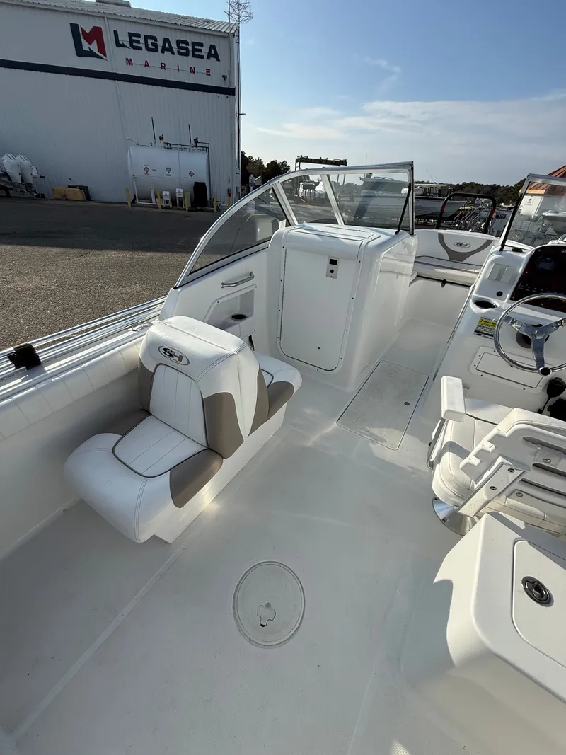 Slide: The Image of Sea Hunt Escape 207 LE 2011 - 18