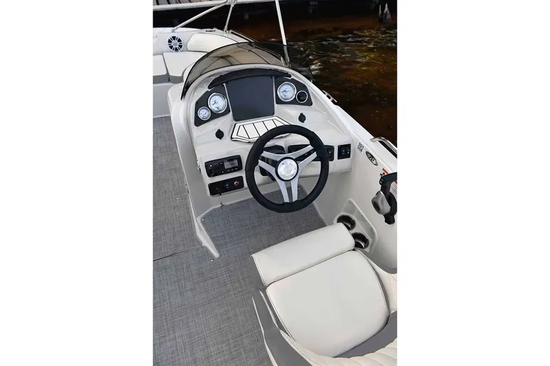 Slide: The Image of Stingray 192 SC 2025 - 3