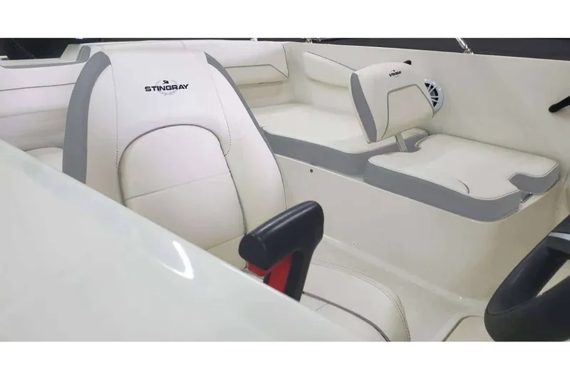 Slide: The Image of Stingray 172 SC 2024 - 24