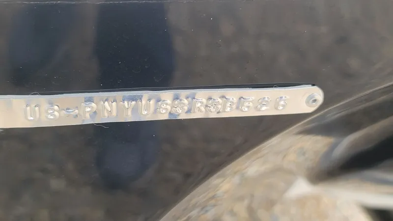 Slide: The Image of Stingray 212 SC 2025 - 24